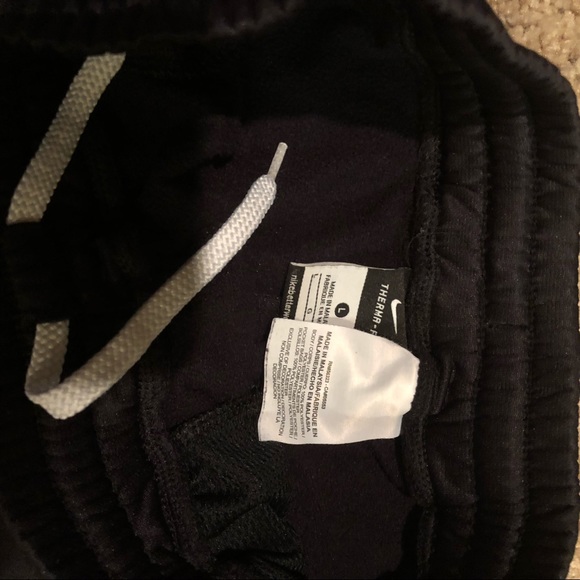 Youth Large & Women Nike Therma- Fit sweat pants - Picture 5 of 6